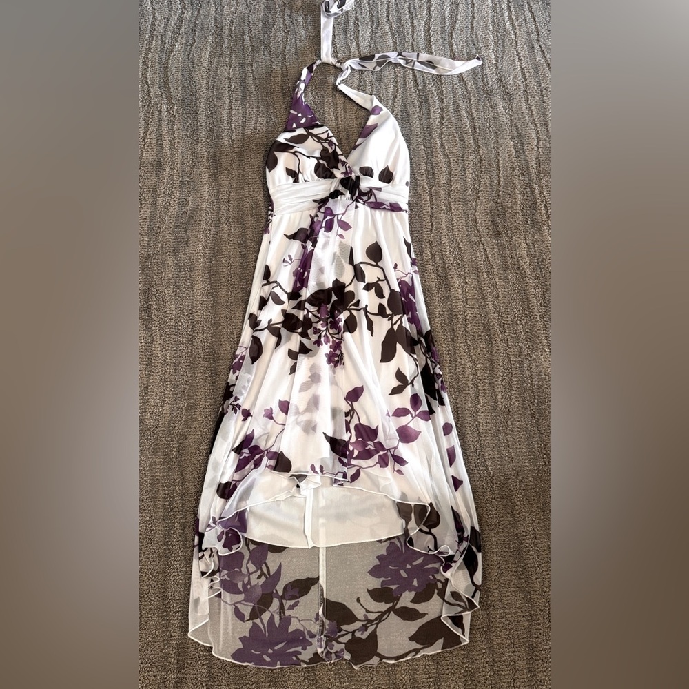 Speechless brand dress. White with grey and plum design Halter style.